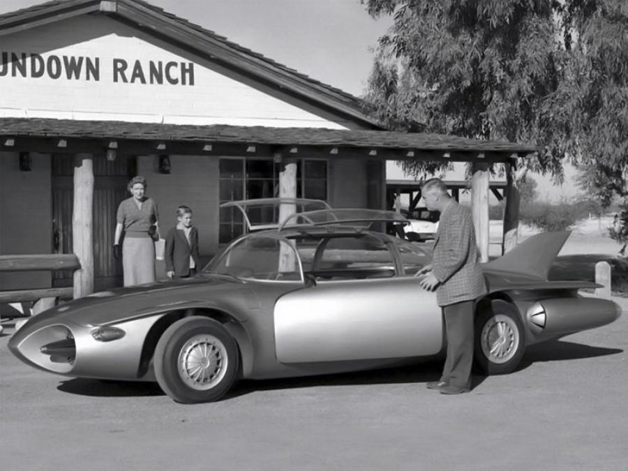  GM Firebird II Concept Car 1956 года  (фото 2 из 21)